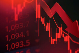 Crypto Market Hit by $500 Million Liquidation Tsunami as XRP Plunges 10%