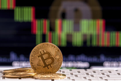 Bitcoin and cryptocurrencies retreat on a bearish Sunday
