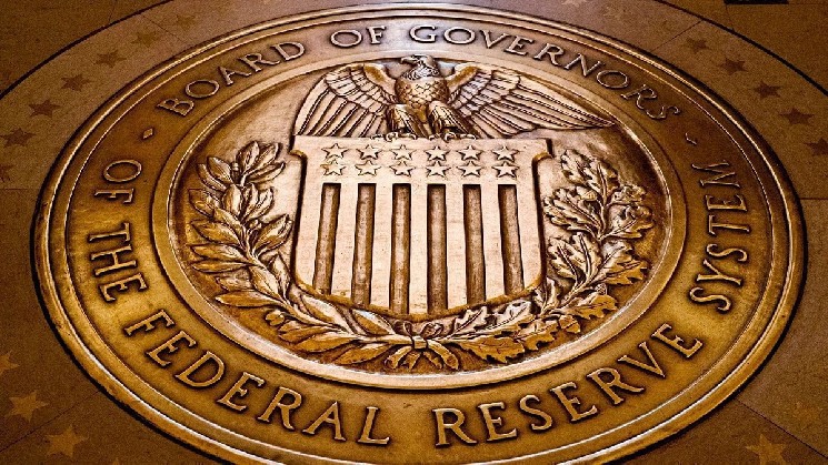Two Senior Fed Officials Talk About Tariffs and the Possibility of Interest Rate Cuts