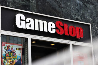 GameStop CEO Cohen Buys $10M of GME Shares Following Bitcoin Acquisition Plan