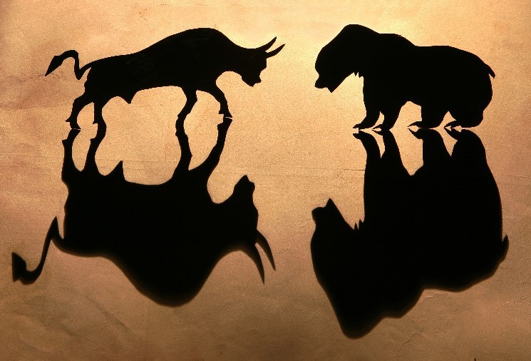 BTC Stalls at 105K as Analyst Says Market Looks 'Overheated'