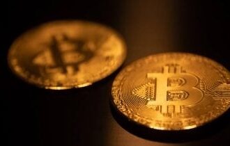 Bitcoin holds steady at $104K as Fed eyes inflation from tariffs before easing