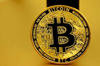 Breakout or Breakdown? BTC Hovers in Critical Zone