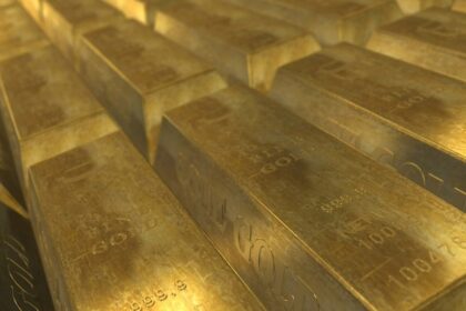 Political chaos leads to gold to new historical maximum